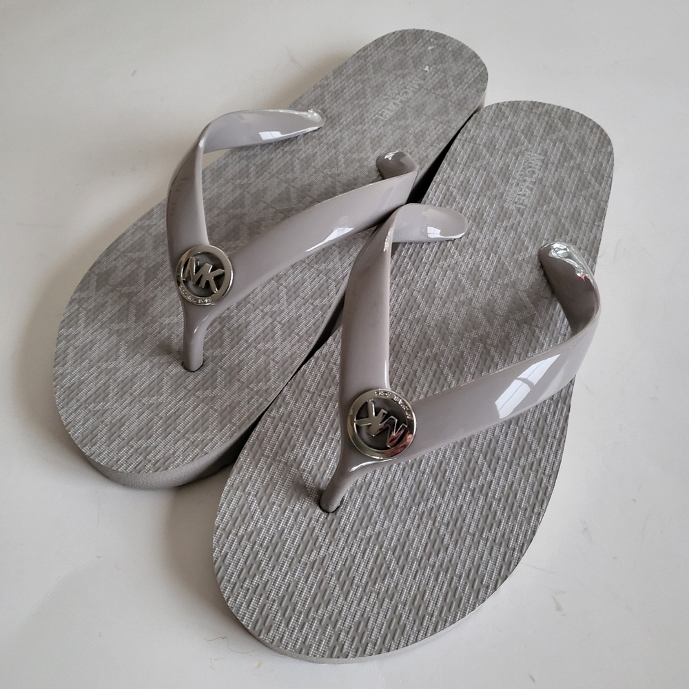 Michael Kors Jinx sandals flip flops MK logo Womens size 7 8 9 10 11 Gray